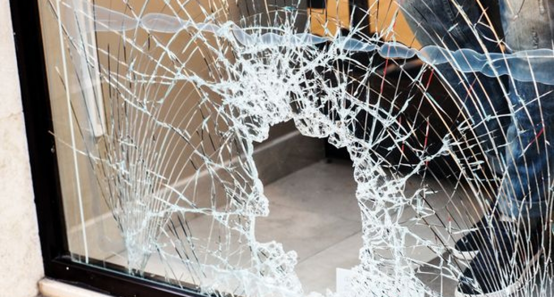Tips to Clean Up Broken Window Glass